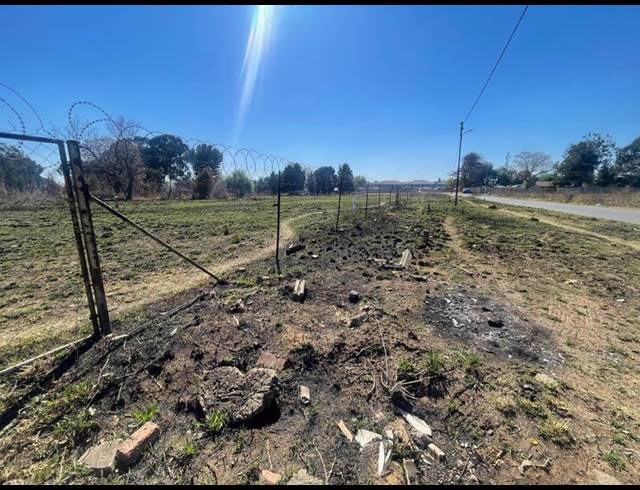 LAND FOR SALE IN CRYSTAL PARK